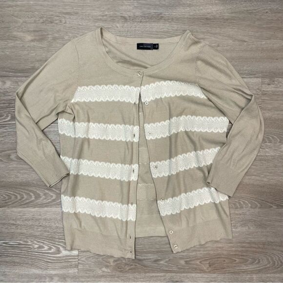 The limited Cream Knit Cardigan with Lace print L - Picture 1 of 8